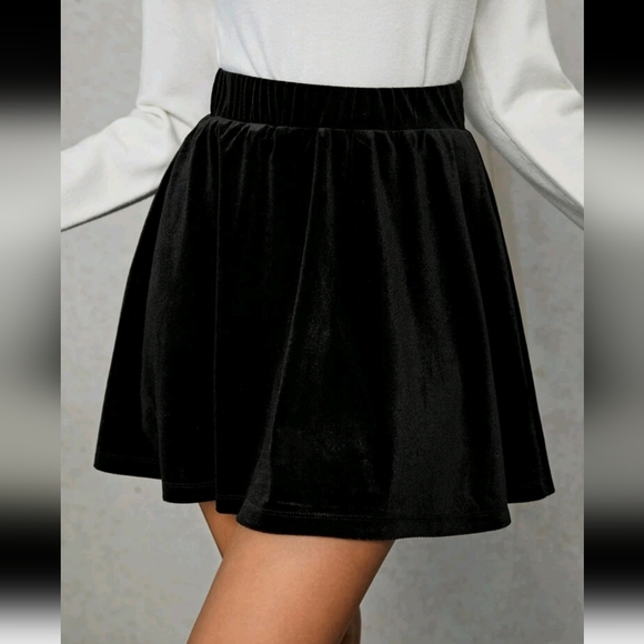💕 Black High Waist Solid Velvet Skirt NWT - Picture 8 of 8